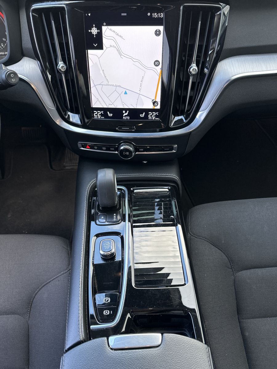 Fahrzeugabbildung Volvo V60 T6 Hybrid AWD INSCRIPTION NAV+LED+AHK+VC+HUD