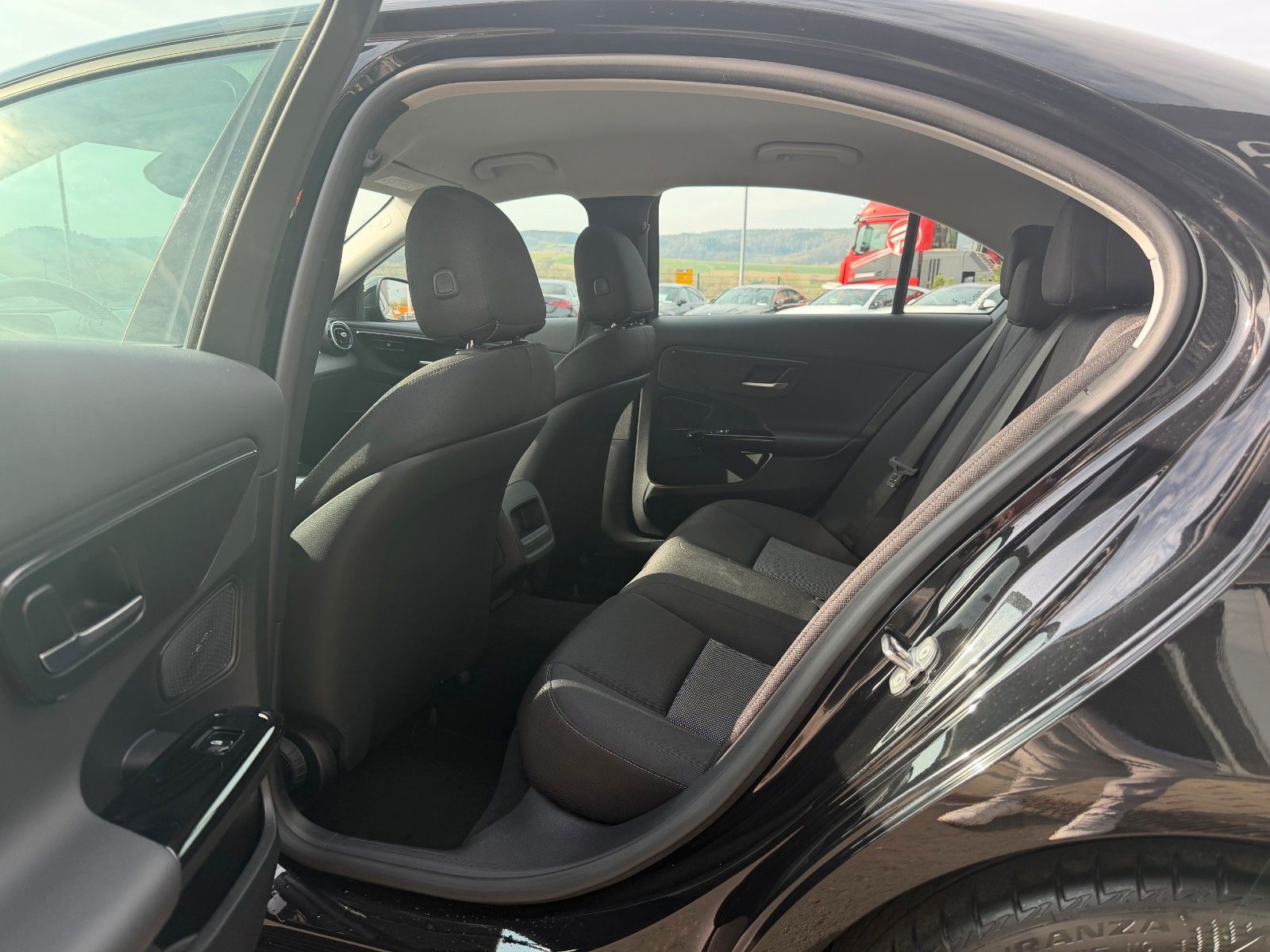 Fahrzeugabbildung Mercedes-Benz C 200d LED+IHC+RKamera+Augment+SpurhalteA