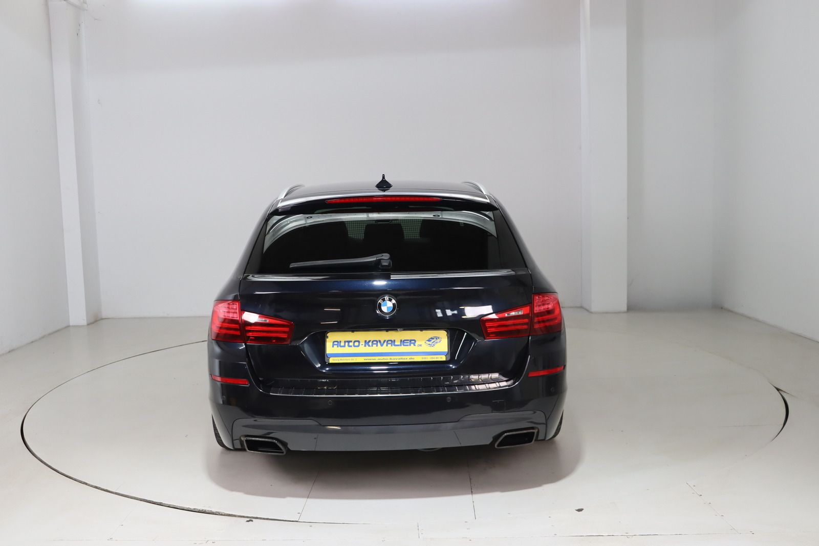 Fahrzeugabbildung BMW M550 d Touring xDrive * HUD * Leder