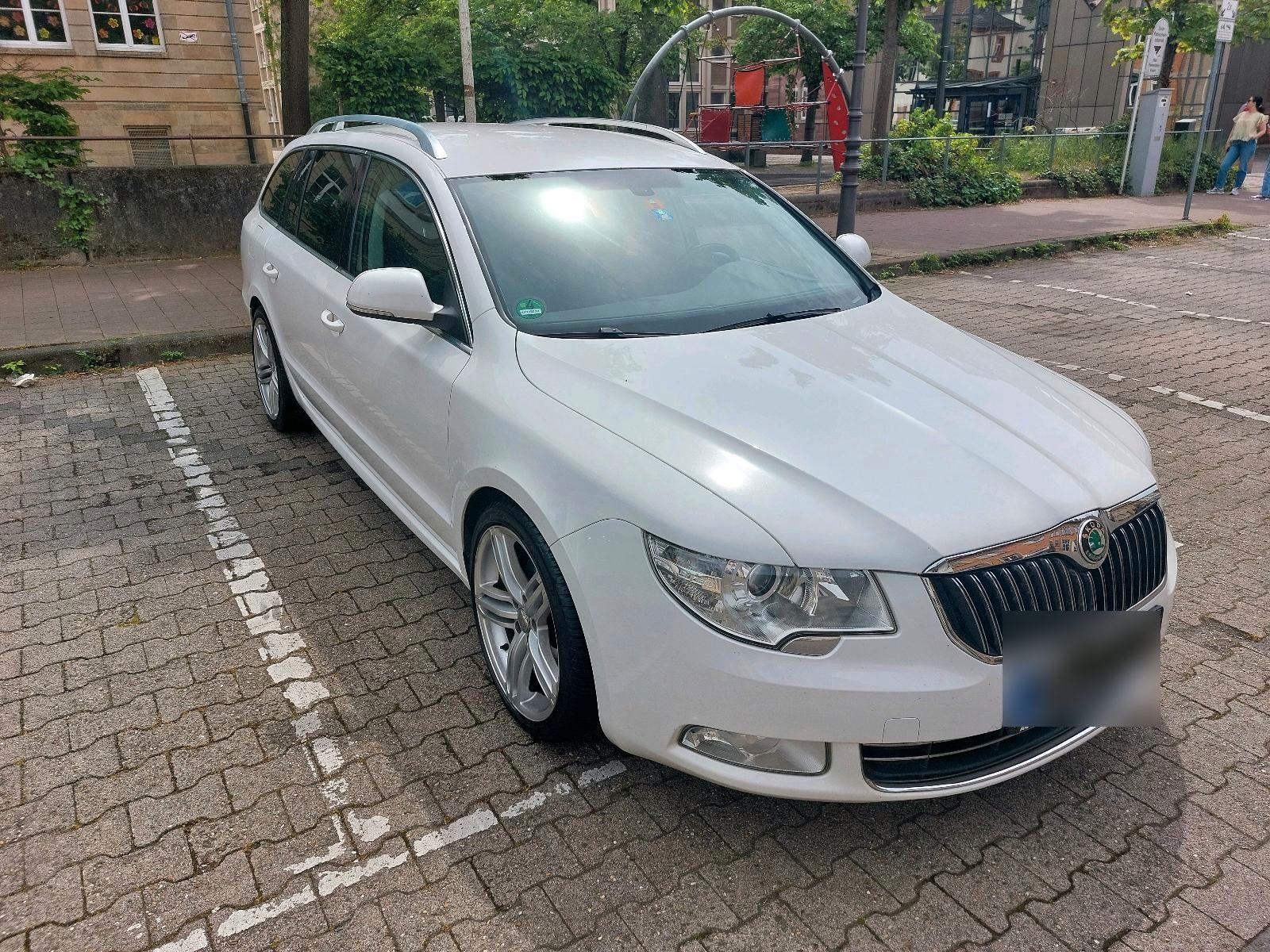 Skoda Superb 2011 — photo 5