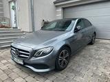 Mercedes-Benz E 220 d Autom. -
