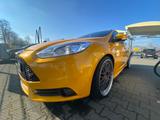 Ford Focus 2,0 EcoBoost ST Leder-Sport-Paket ST - Ford Focus aus 2013: ST
