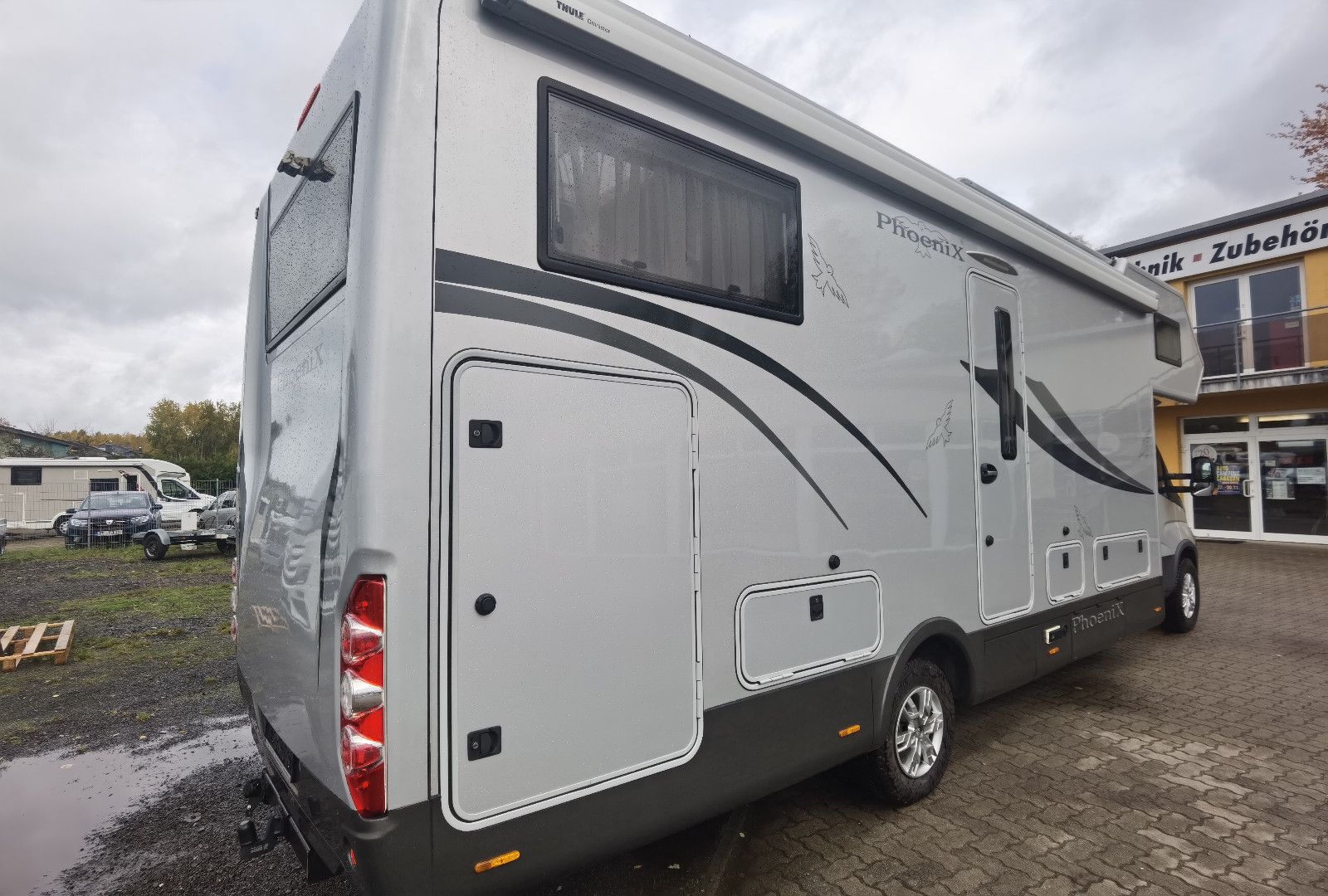 Fahrzeugabbildung Phoenix 8300 BMRSLX