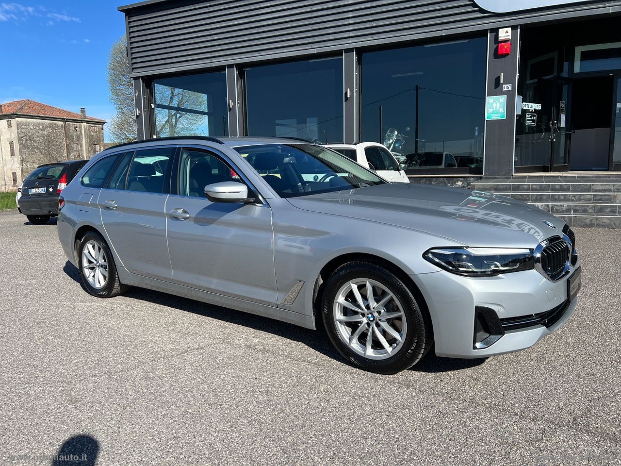 BMW 520d 48V Touring Business imagem 2