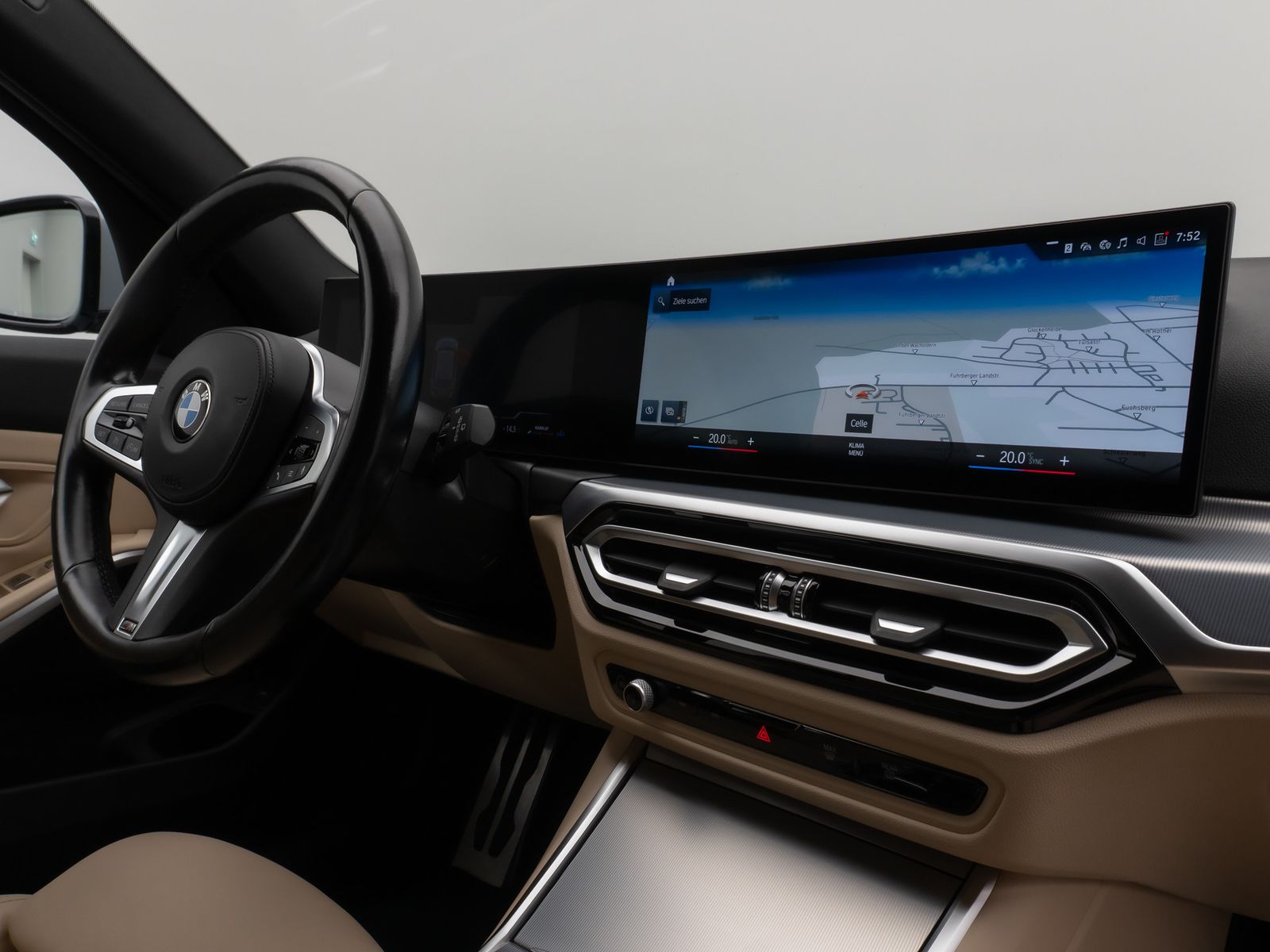 Fahrzeugabbildung BMW 320d M Sport Kamera DAB HUD Fernlichtassis Alarm