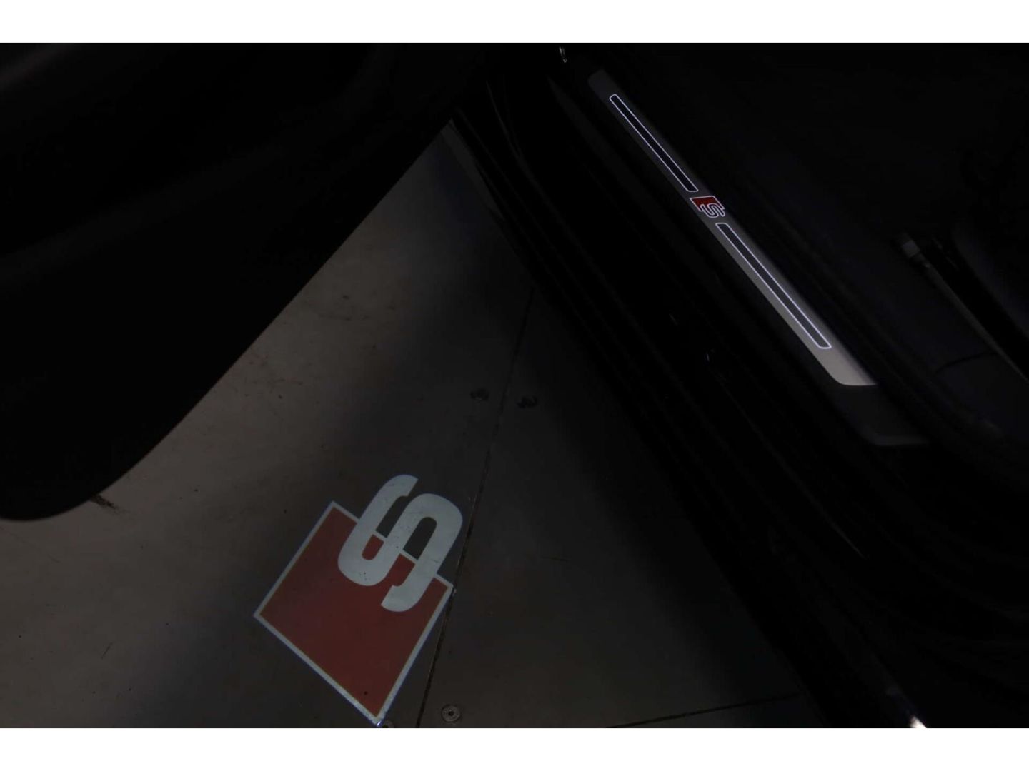 Audi A4 Avant 45 TFSI quattro S line competition plus foto 23