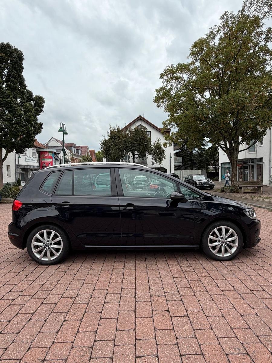 Volkswagen Golf Sportsvan 2014 — interior