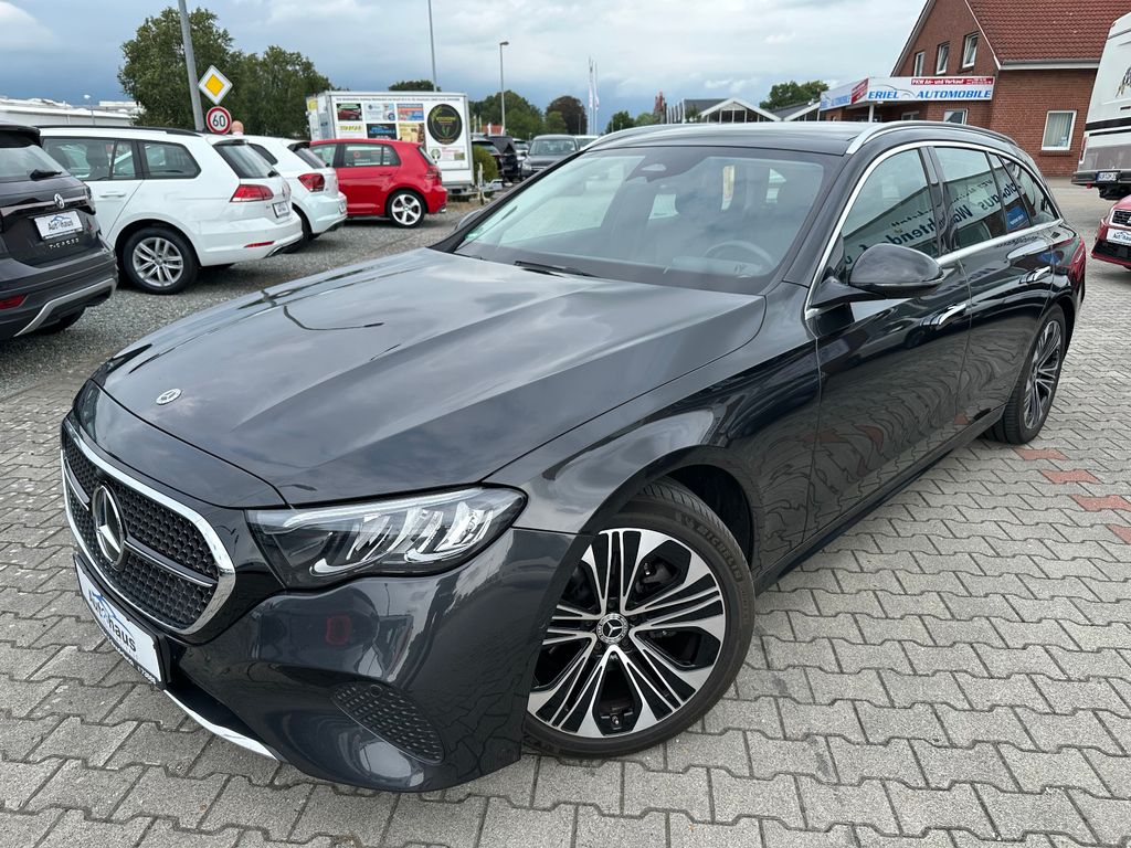 Image of Mercedes-Benz E 220