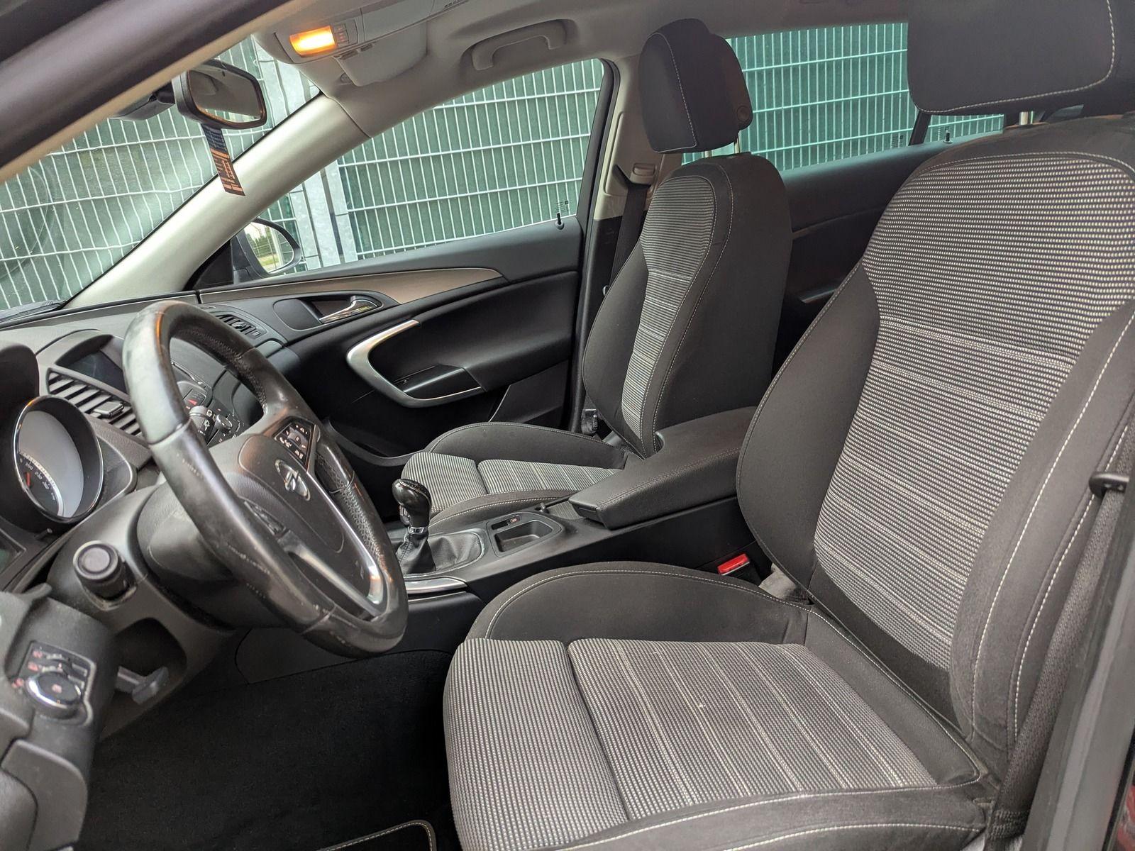 Opel Insignia 2010 — photo 8