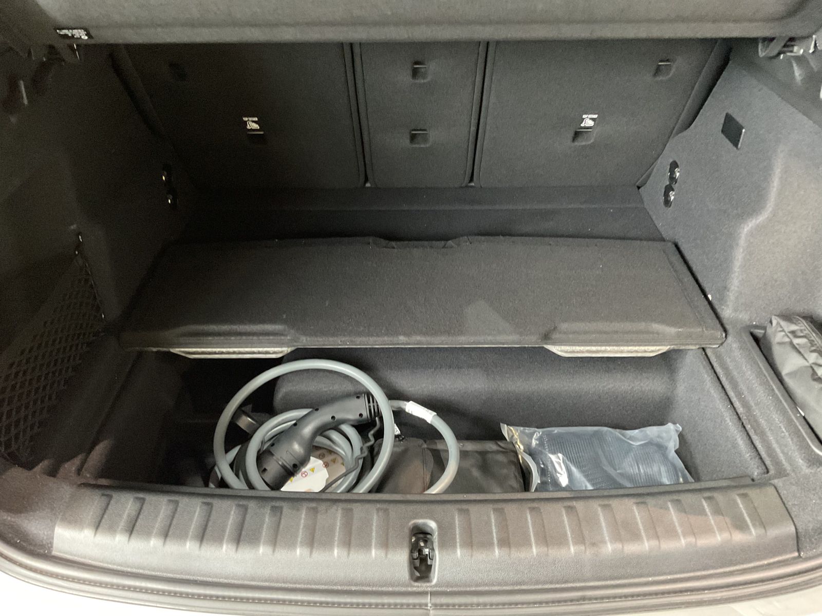 Fahrzeugabbildung BMW iX1 xDrive30 M Sportpaket | Panorama Glasdach |