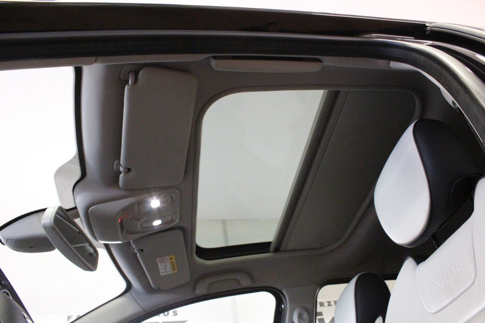 Fahrzeugabbildung Renault Captur TCe 120 EDC *Initiale Navi*Automatik*