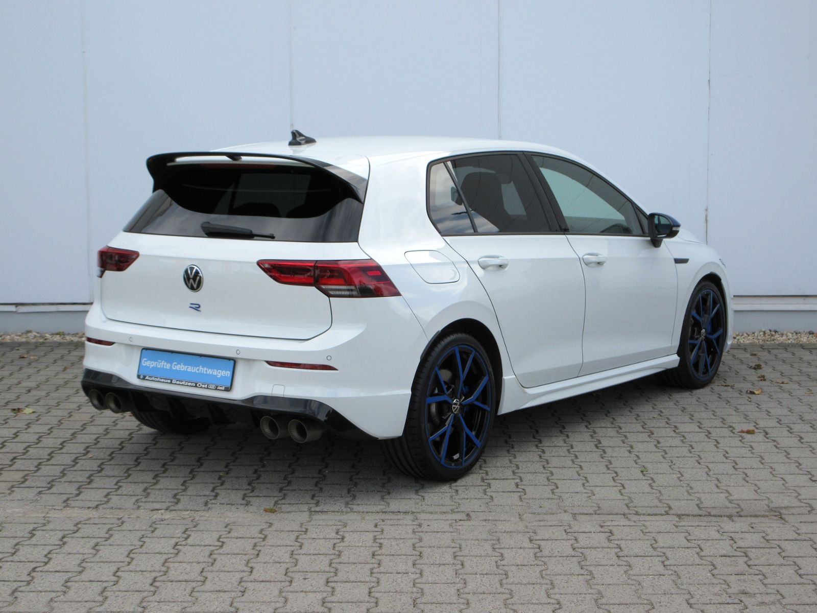 Volkswagen Golf VIII R Performance 2.0 TSI 333 PS 4M DSG 2 foto 3