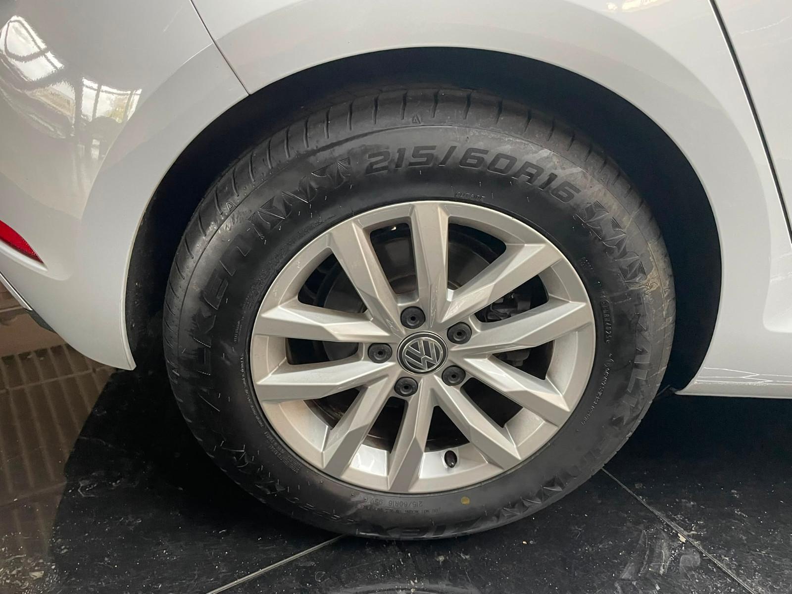 Volkswagen Golf VII Lim. Sound DSG / Carplay / Xenon