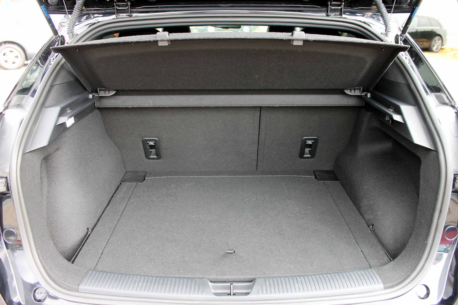 Fahrzeugabbildung MG MG4 Trophy 77kWh bis 520km RW, ACC 360° LED BT