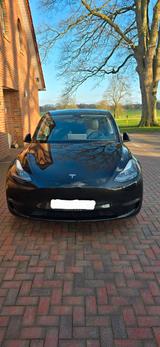 Tesla Model Y Performance in schwarz - Tesla in Bremen
