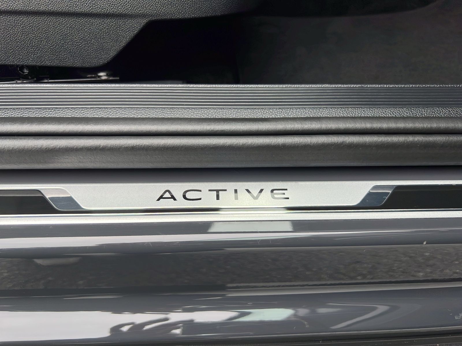 T-Roc Active 1.5 TSI DSG AHK*Navi*Pano*Standhzg.