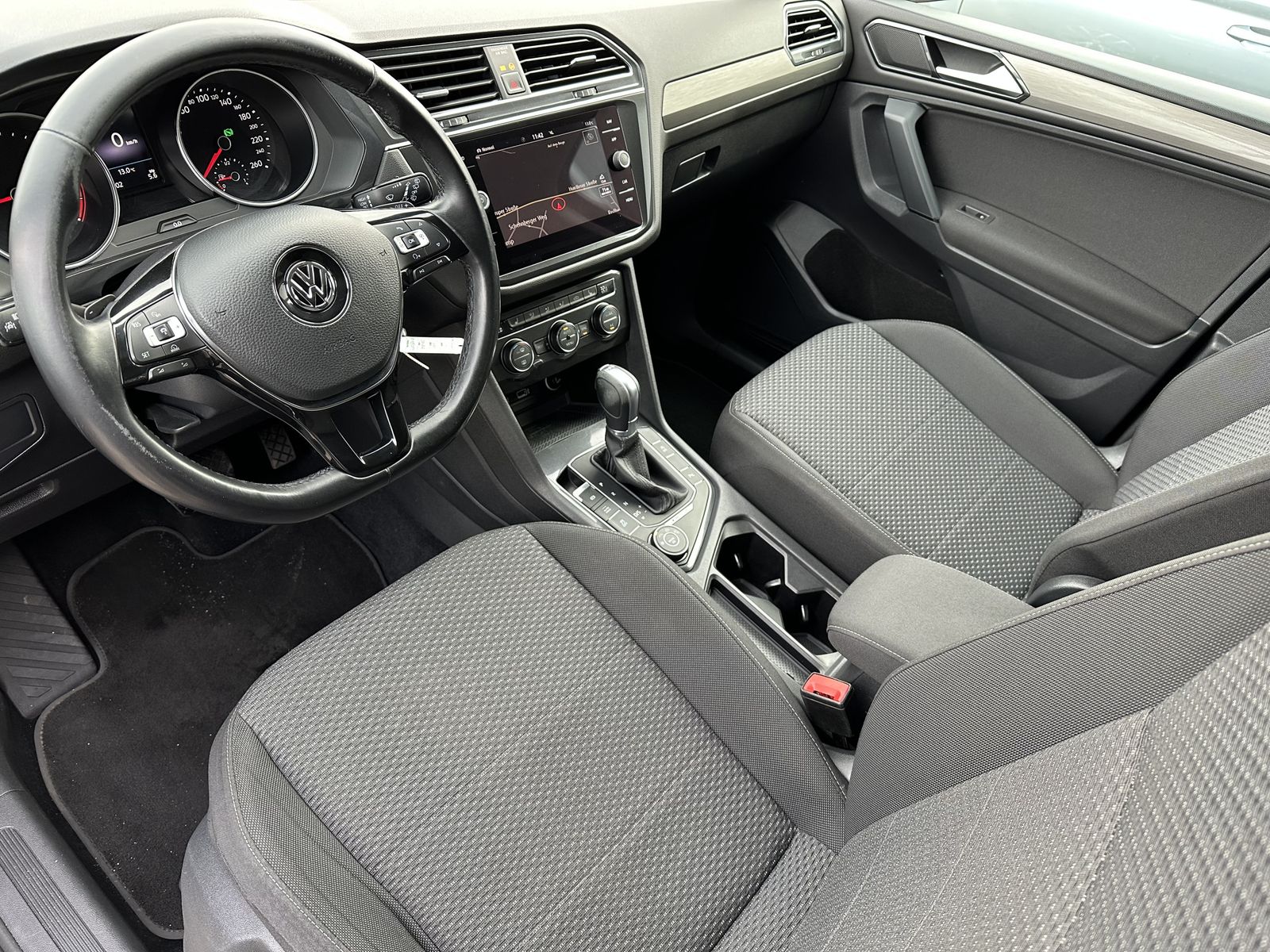 Fahrzeugabbildung Volkswagen Tiguan Allspace 2.0 TDI 4M CL DSG NAV+SHZ+AHK+AC