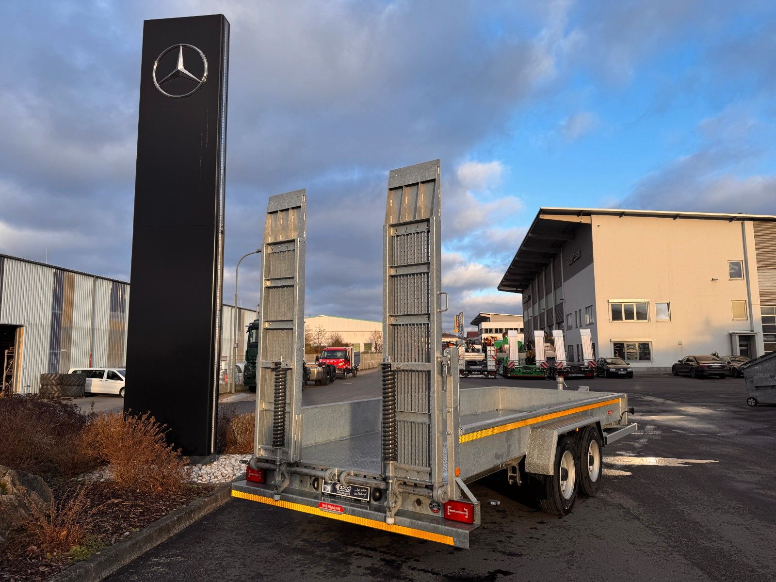 Fahrzeugabbildung Wörmann BauTL105.55/200 Rampen verzinkt