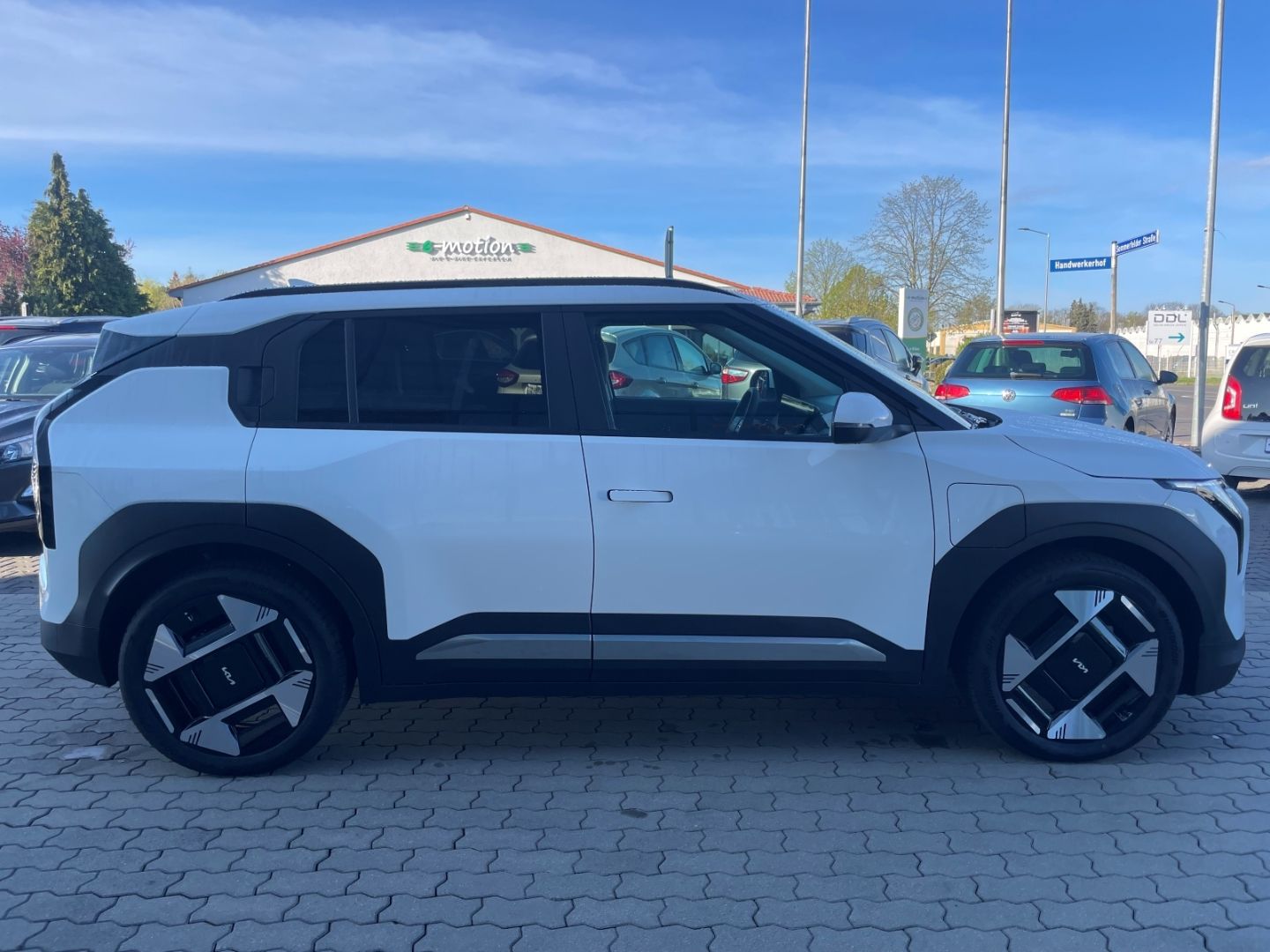 Fahrzeugabbildung Kia EV3 Earth LED totWinkAss Kamera SHZ Abstandstemp