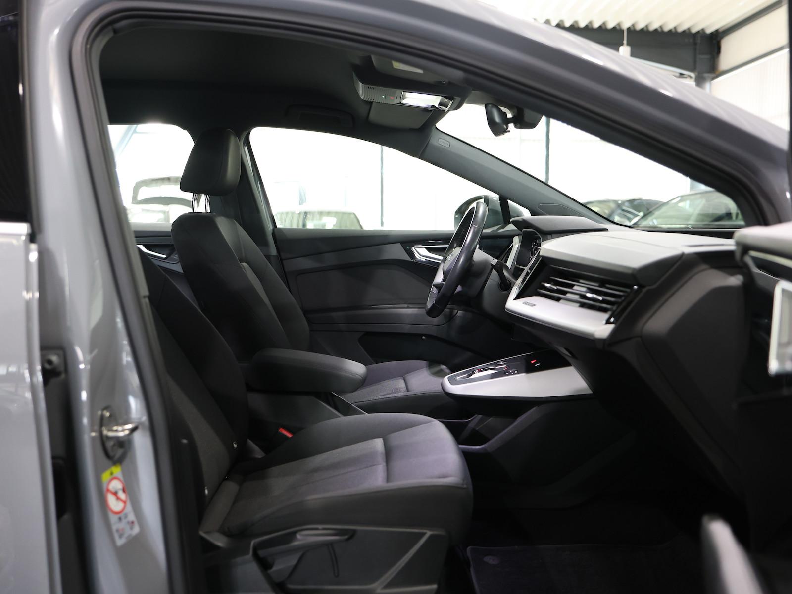 Audi Q4 40 GREY & BLACK / 95,4% / LED, KOMFORT, миниатюра 22