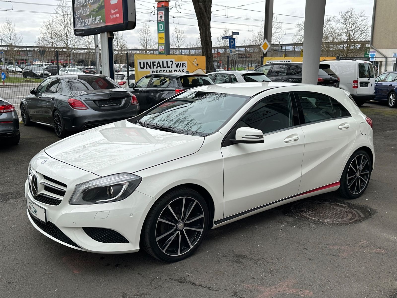 MERCEDES-BENZ A 180