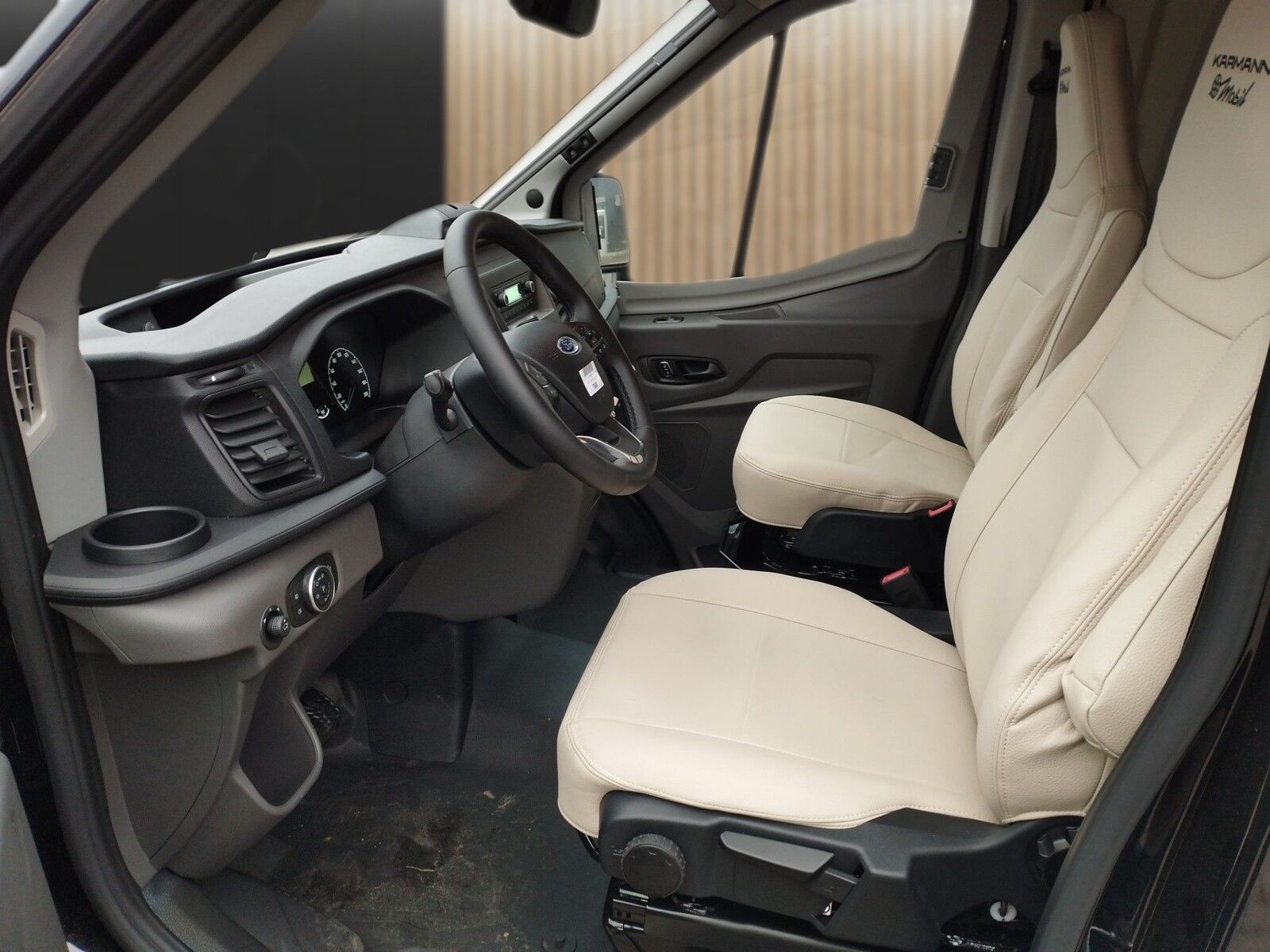 Fahrzeugabbildung Karmann Dexter 4x4 DE 560 AW Allrad 4x4, Rückfahrkamera