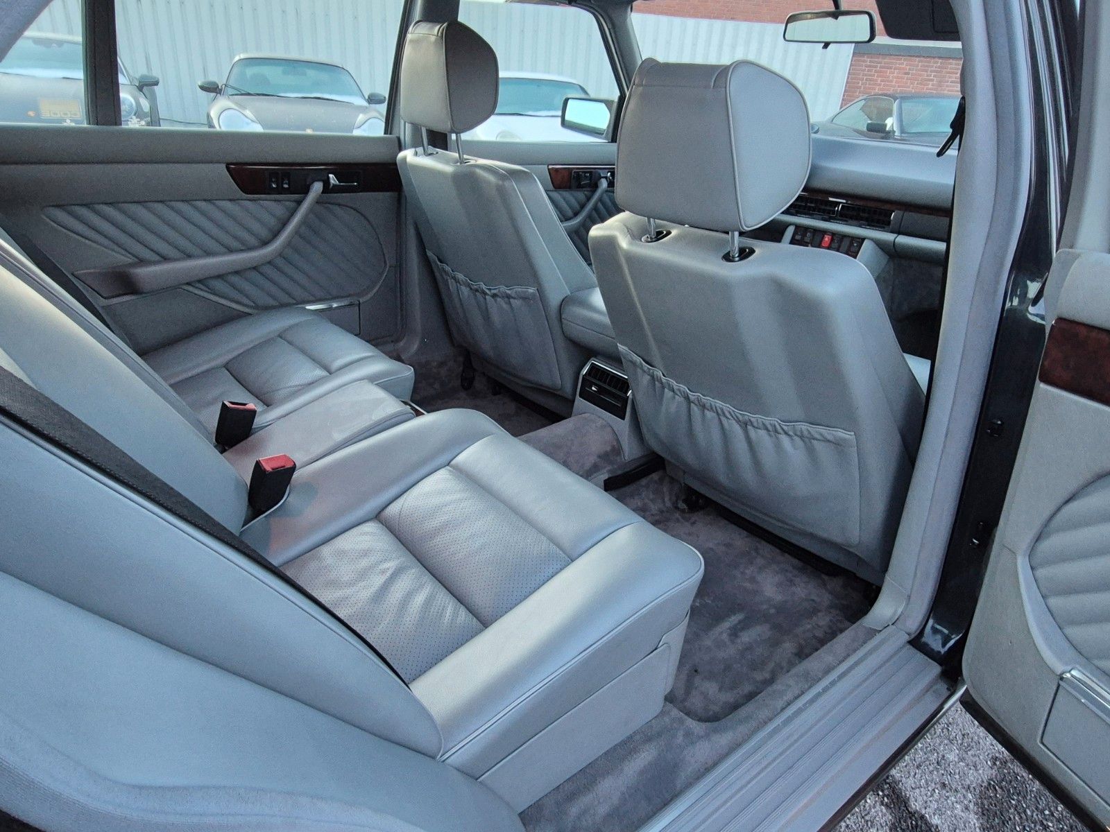 Fahrzeugabbildung Mercedes-Benz 560 SEL/Deutsch/Coupé Sitzanlage/Bestzustand