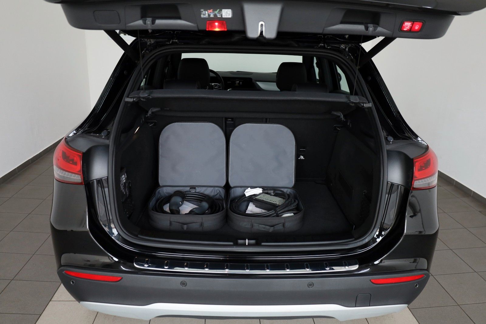 Fahrzeugabbildung Mercedes-Benz GLA 250e Style Navi,Park P,Kamera,T.Leder,SH,LED