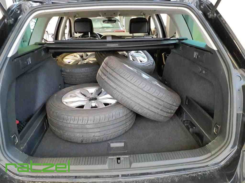 Fahrzeugabbildung Volkswagen Passat Variant Business 2.0 TDI DSG Navi Kamera