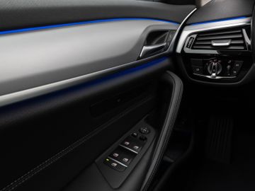 Fahrzeugabbildung BMW 520d Kamera Laser HUD DAB 4xKlima AHK Komfort