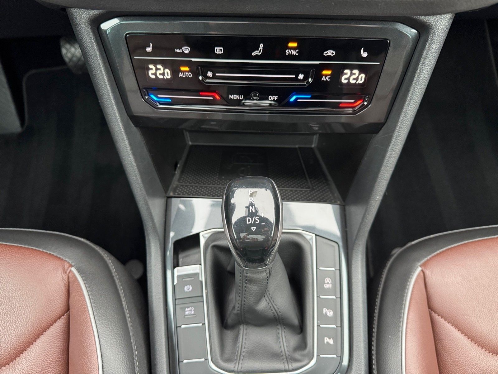 Fahrzeugabbildung Volkswagen Tiguan Elegance 4Motion 2.0 TDI