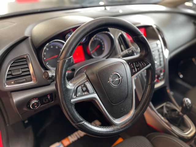 MYAUTOCENTER – Gebraucht- und Jahreswagen mit Werkstattservice in Pfaffenhofen Opel Astra J Lim. 5-trg. Cosmo *Klima*PDC*Tempomat*
