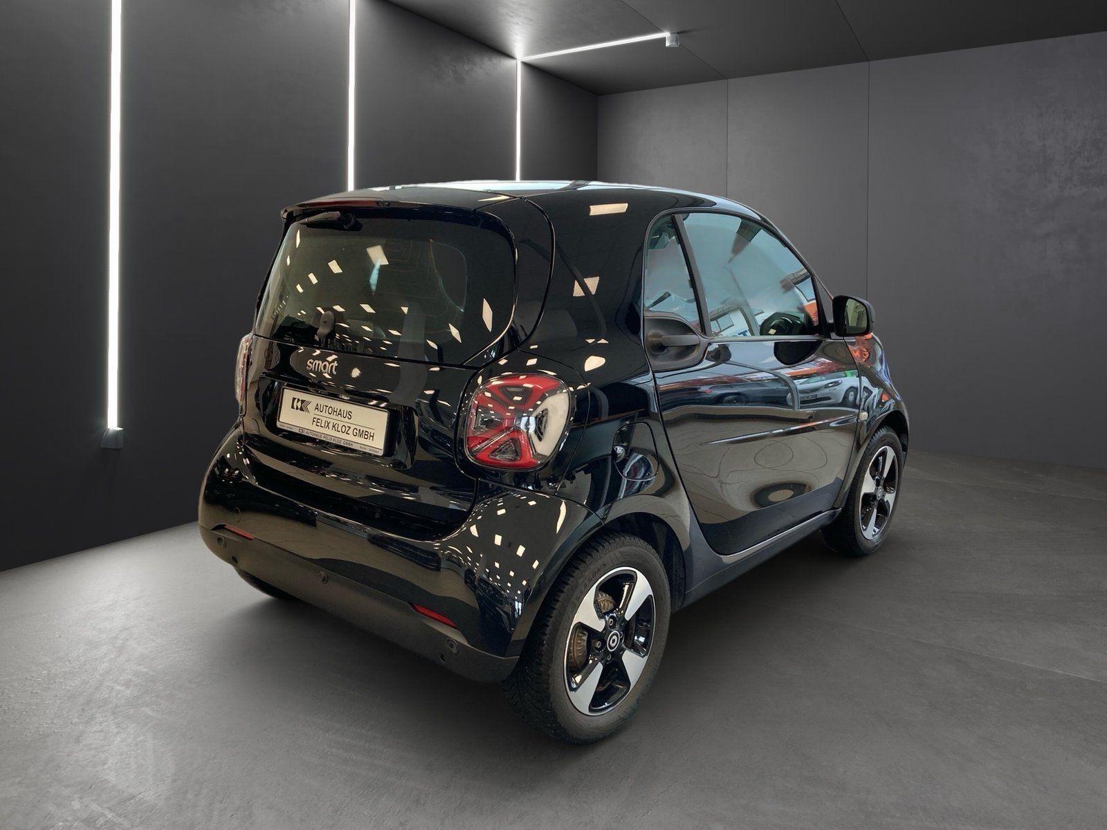 Fahrzeugabbildung Smart smart EQ fortwo Exclusive*Pano*LED*Kamera*22kW*