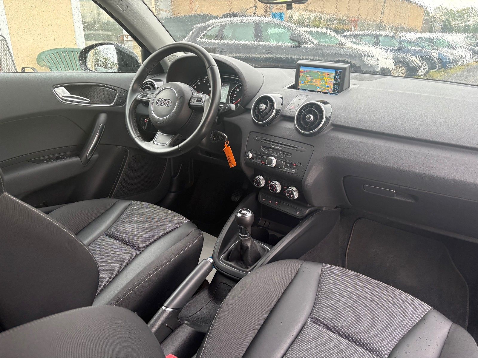 Fahrzeugabbildung Audi A1 1.4 TSI SPBK S LINE edition Navi Xenon SPORTP