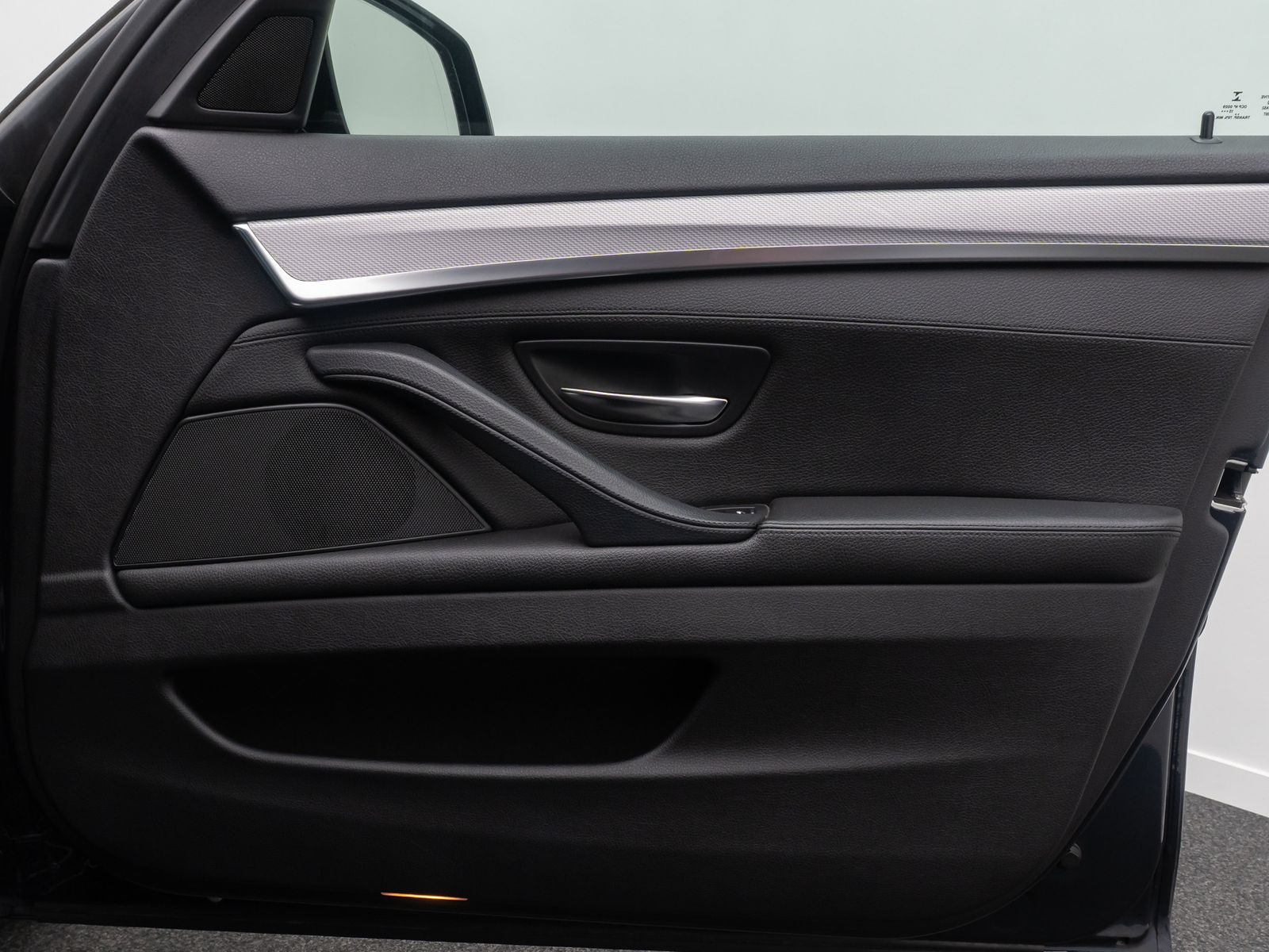 Fahrzeugabbildung BMW 525d xD M Sport Kamera HUD Alarm HiFi Komfort