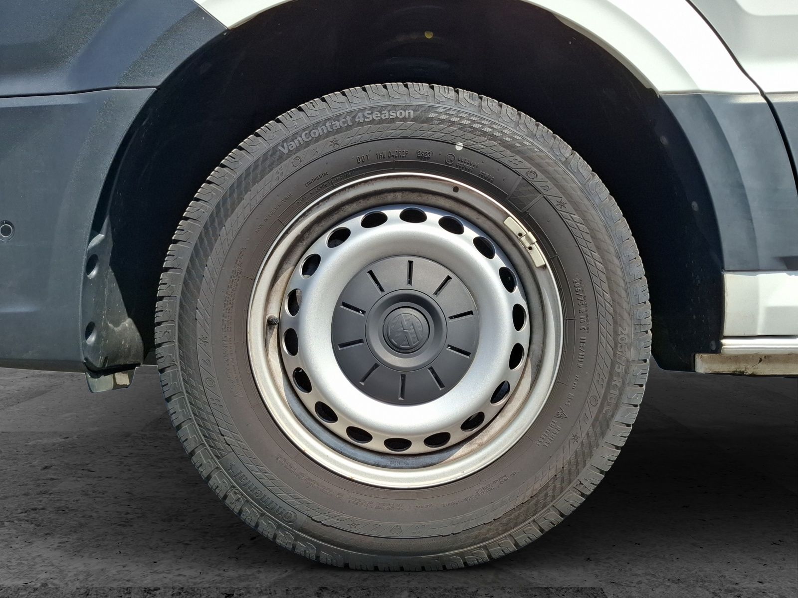 Fahrzeugabbildung Volkswagen Crafter Kasten 35 LR HD Klima DAB GRA RFK