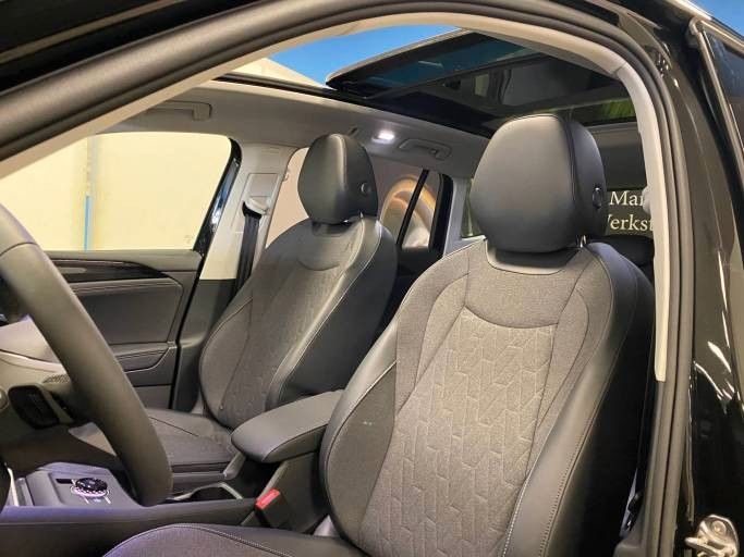 Fahrzeugabbildung Volkswagen Tiguan 1.5 eTSI OPF DSG+AHK + NAVI+PARKASSISTENT