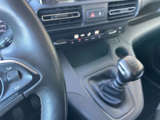 Fahrzeugabbildung Opel Combo Life 1.2 Turbo Edition Navi, Rückfahrkamer