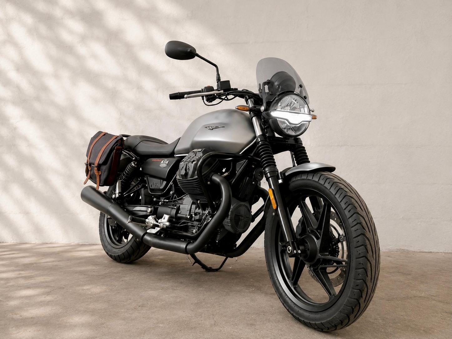 Moto Guzzi V7 Stone inkl. 2000€ Zubehör