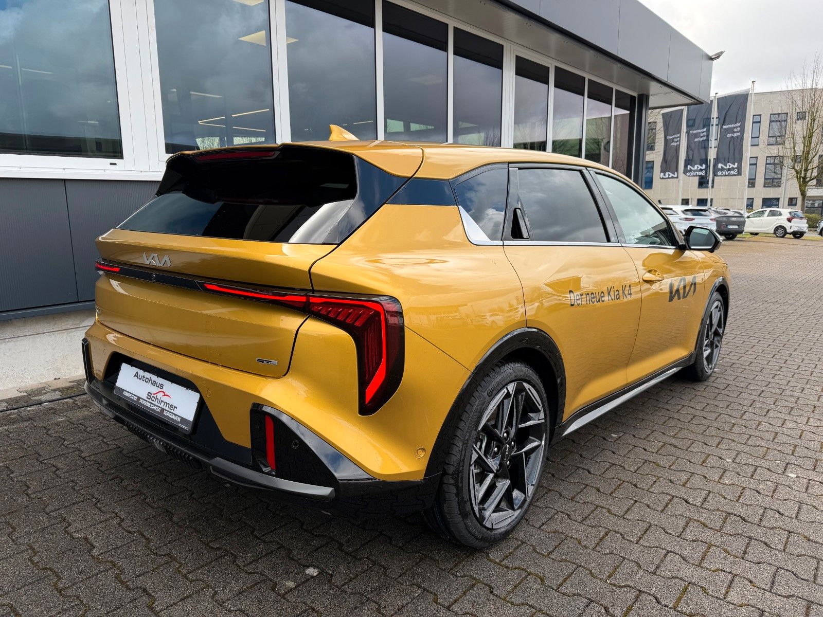 Fahrzeugabbildung Kia K4 1.6 T-GDI 180PS DCT GT-Line VOLL