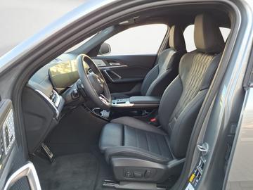 2025 BMW IX2 缩略图 12