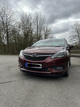 Opel Zafira Tourer - Opel Zafira Tourer mit Panoramadach