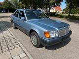 Mercedes-Benz E 300  4 Matic - 124 - Oldtimer: Allradantrieb