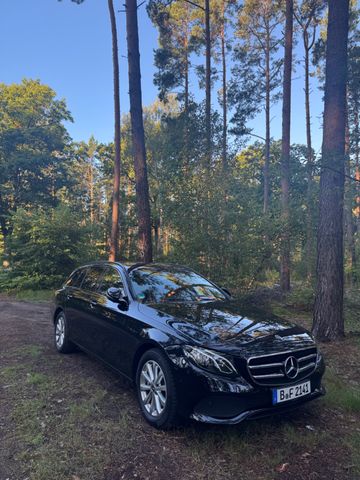 MERCEDES-BENZ E 200 d T Autom. -