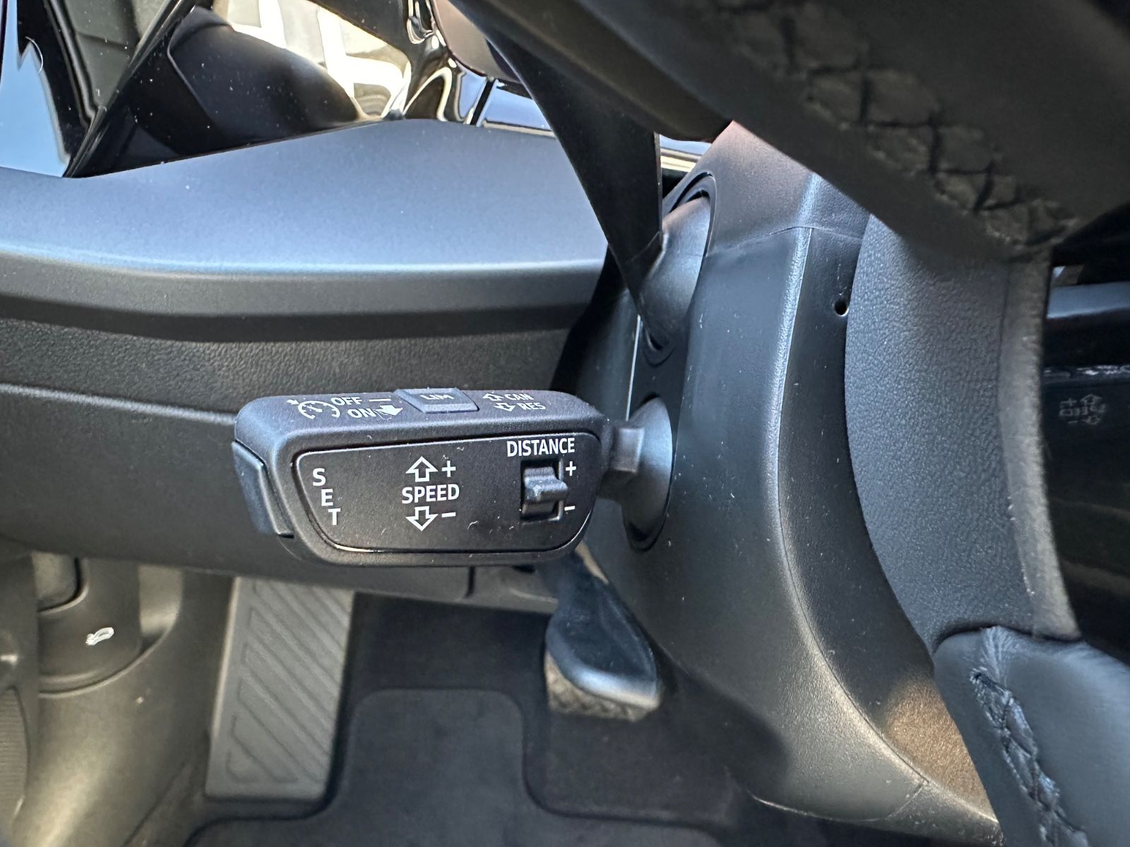 Fahrzeugabbildung Audi A3 Sportback 35 TFSI S line S Tron. Navi/ACC/LED