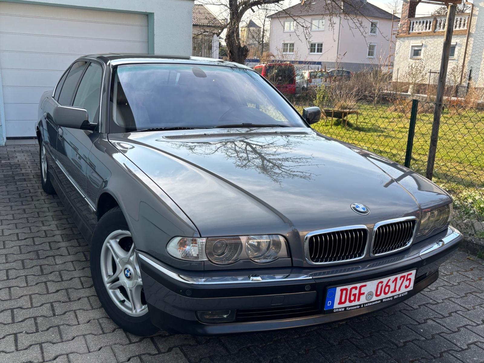 BMW 730d 2.HDKomfortsitze+S.Dach+AHK+4xSitzheizung