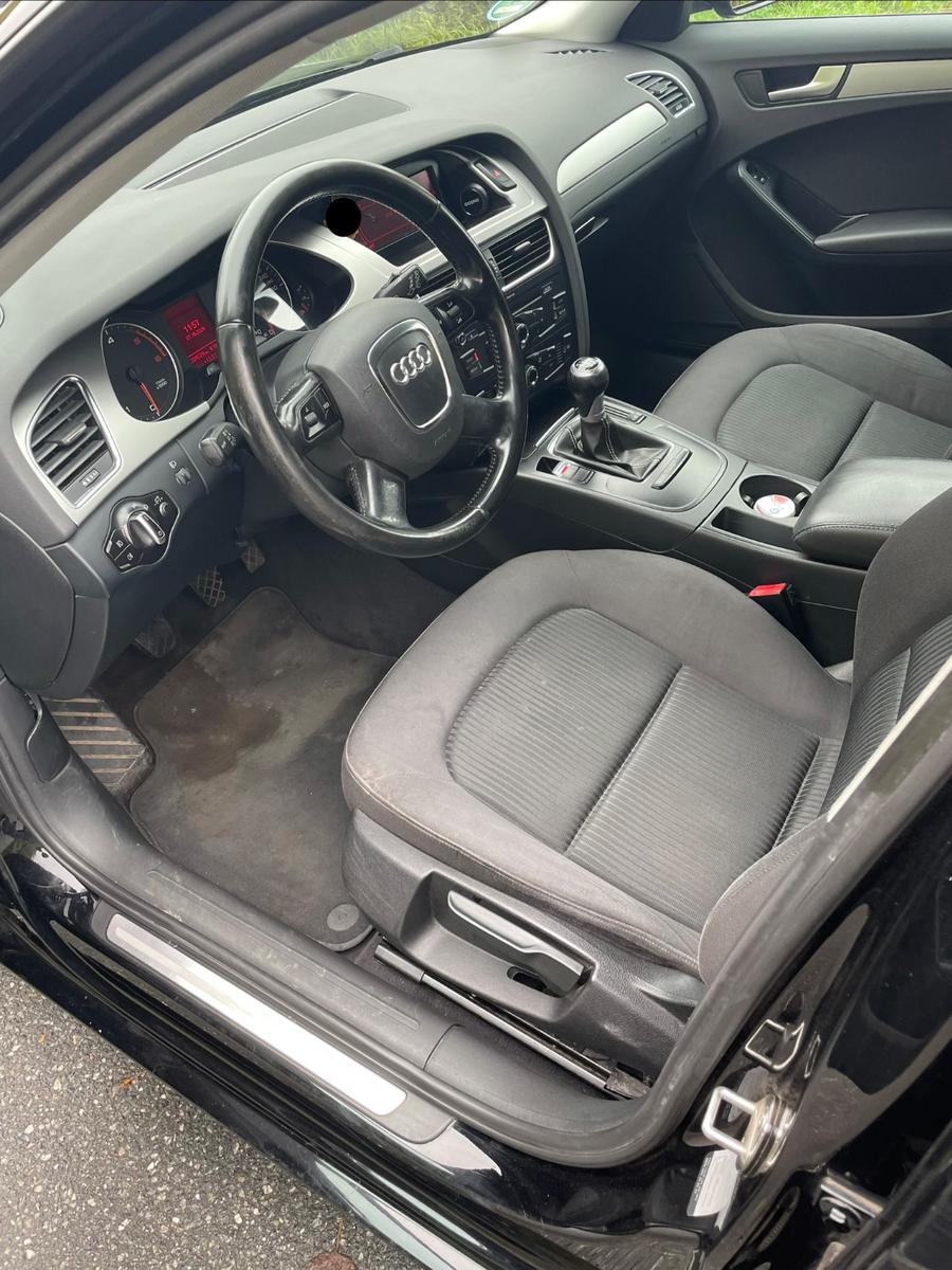 Audi A4 2009 — photo 10