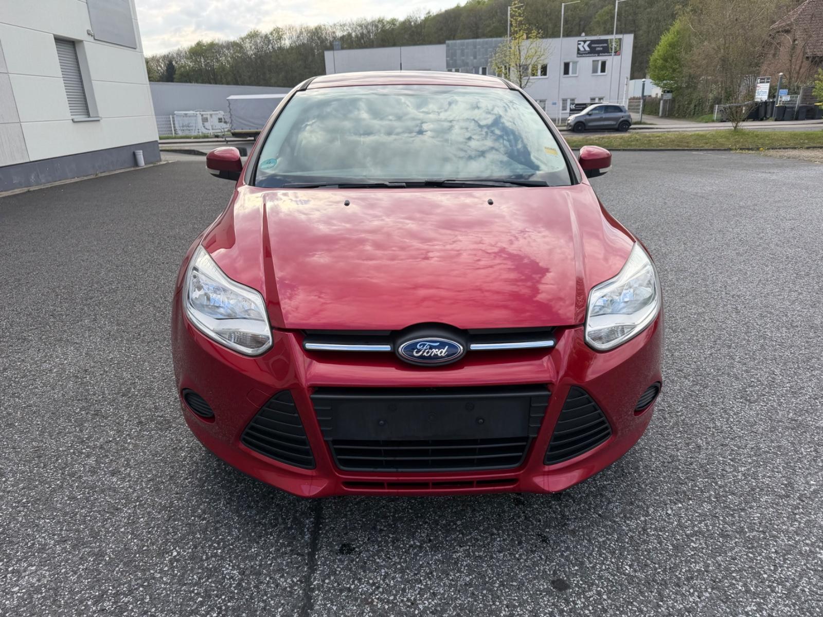 Ford Focus 2012 — rear view