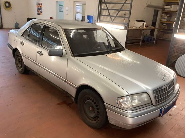 Mercedes-Benz C 180 Elegance