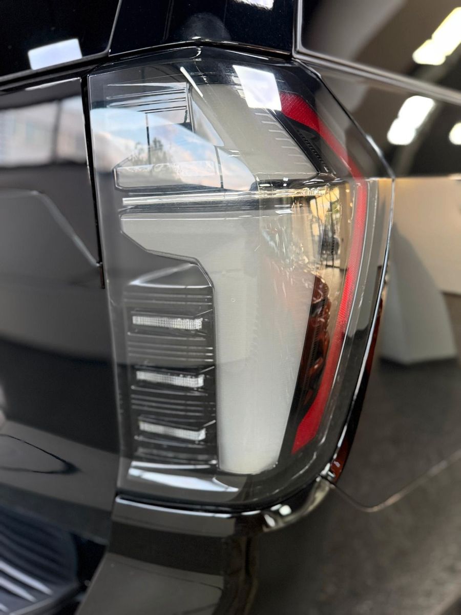 Fahrzeugabbildung Chevrolet 2026 SUBURBAN HIGH COUNTRY 24"-PANORAMA
